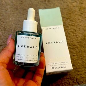 Emerald facial oil